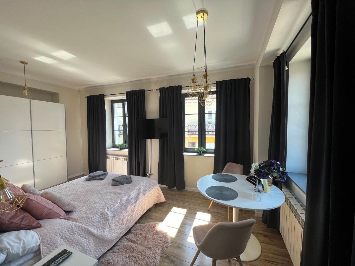 Apartamenty Лович Экстерьер фото